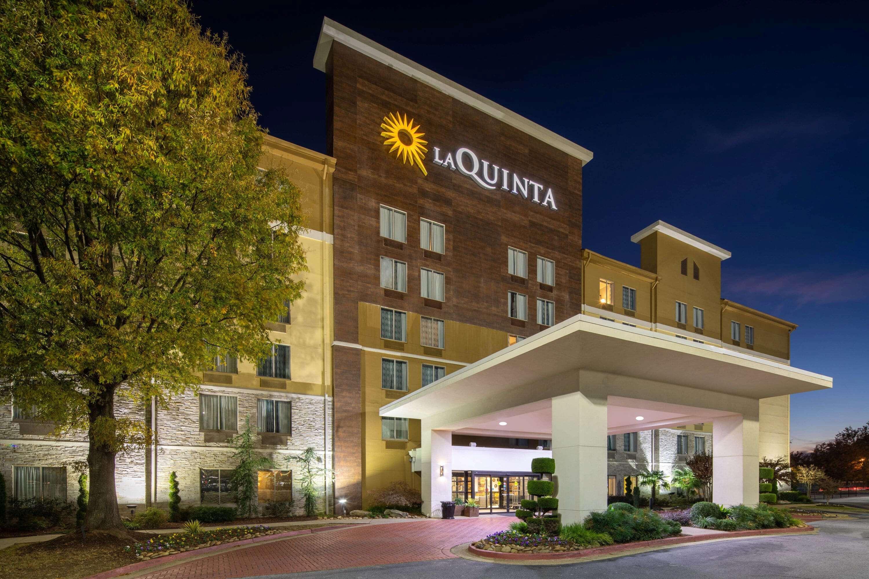 La Quinta By Wyndham Atlanta Airport North Hotel Exterior photo